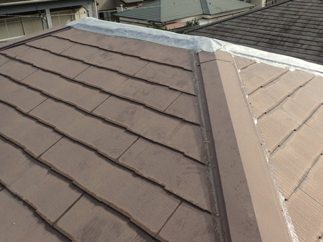 八王子市館町で強風で外れた棟板金を交換工事で雨漏り改善