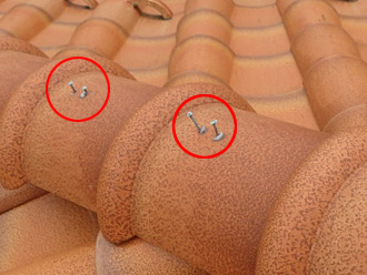 東久留米市本町で強風による棟瓦飛散からの雨漏りを調査