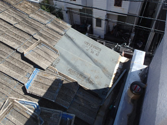 防水紙で仮処置