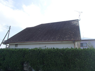 施工前のスレート屋根