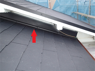 棟違い取り合い部分の板金