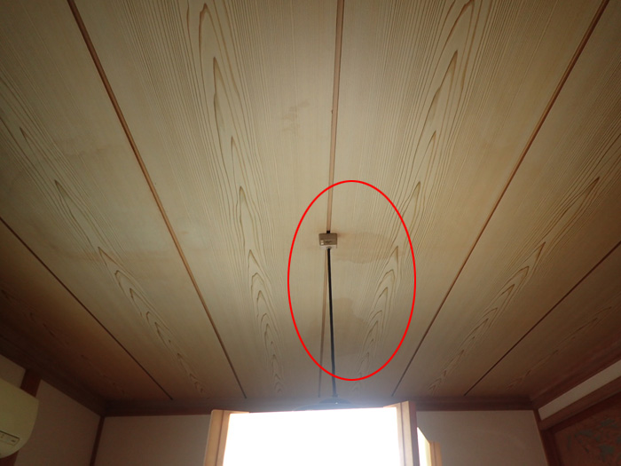 天井からの雨漏り