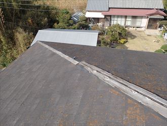 台風により棟板金が飛散