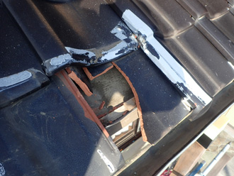 割れた瓦の差し替え