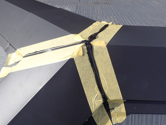 棟板金交換工事　コーキング処理