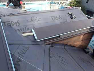 屋根材取り付け