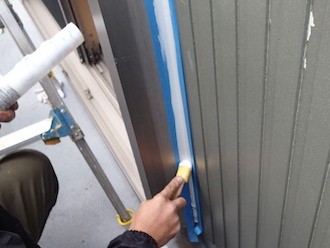 サッシ周りのコーキング補修