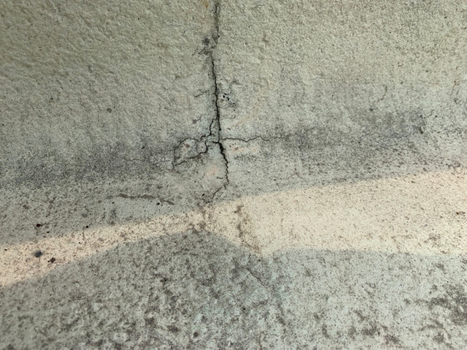 防水の亀裂