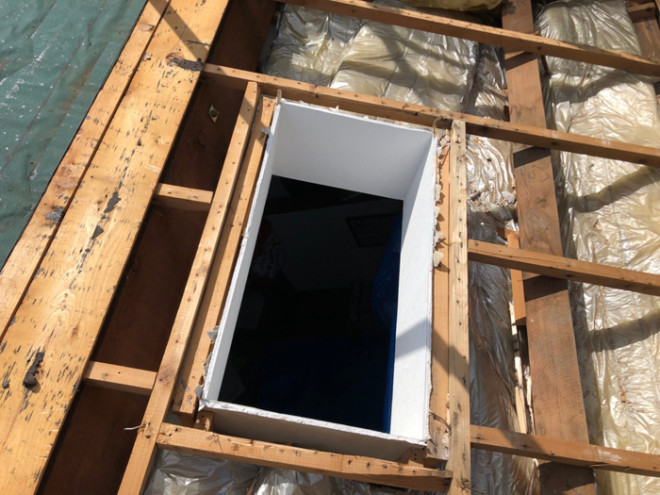 台東区入谷の雨漏りを天窓撤去と屋根部分葺き替え工事で改善