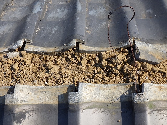 修理中　本棟　近景