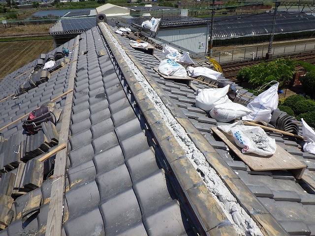 修理中　本棟　上面