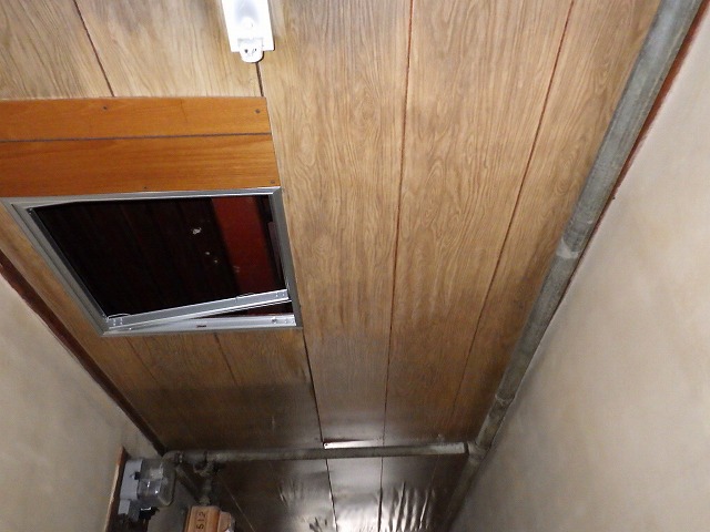 東大阪市　アパート　雨漏り　室内②