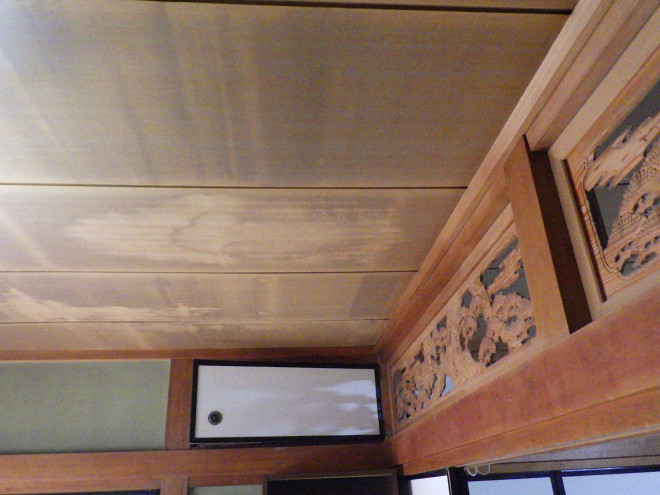 3階和室天井の雨染み①