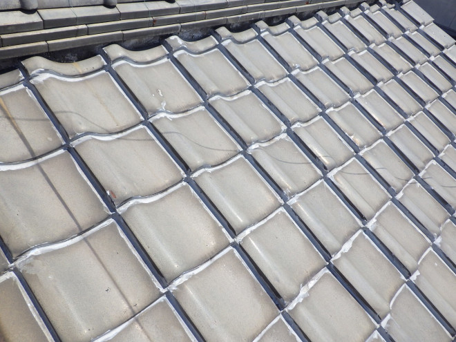 訪問販売の業者によるラバーロック施工②