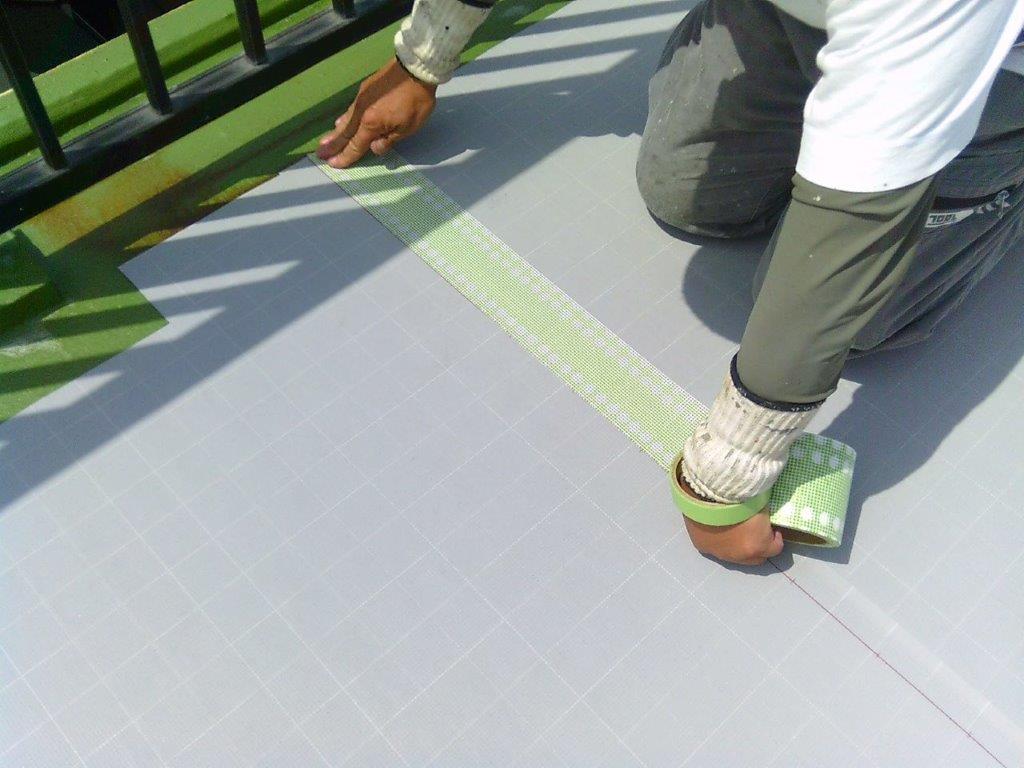 緩衝シート貼り