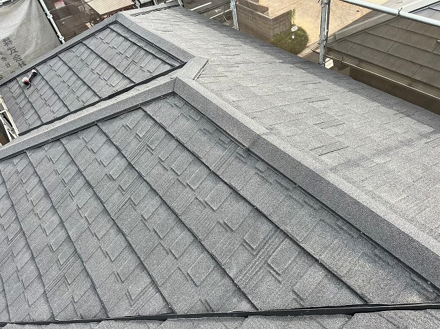加須市でスレート屋根の落下、石粒付き屋根の屋根工事を行いました！