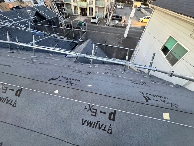 久喜市の戸建て住宅　雪の季節にに備えてカバー工事　ルーフィングのご紹介