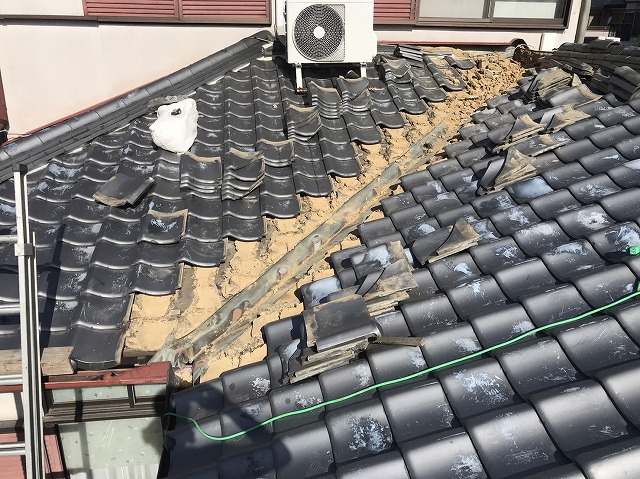 谷樋周辺瓦撤去