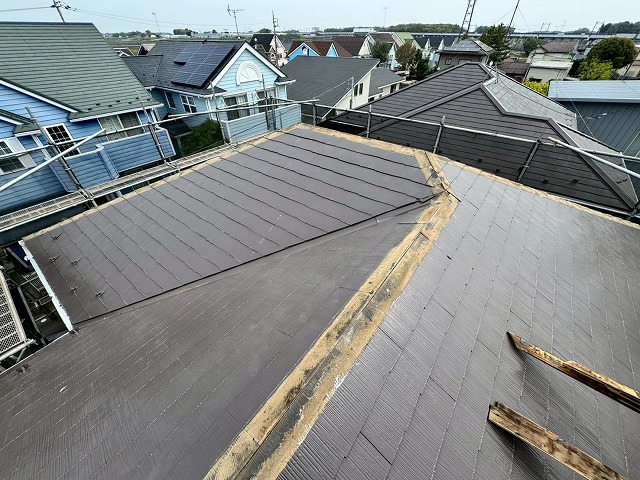 加須市　屋根葺き替え 屋根葺き直し 屋根カバー工事 屋根カバー工法 漆喰取り直し 漆喰詰め直し 漆喰詰め増し 雪止め設置 防水工事 部分塗装