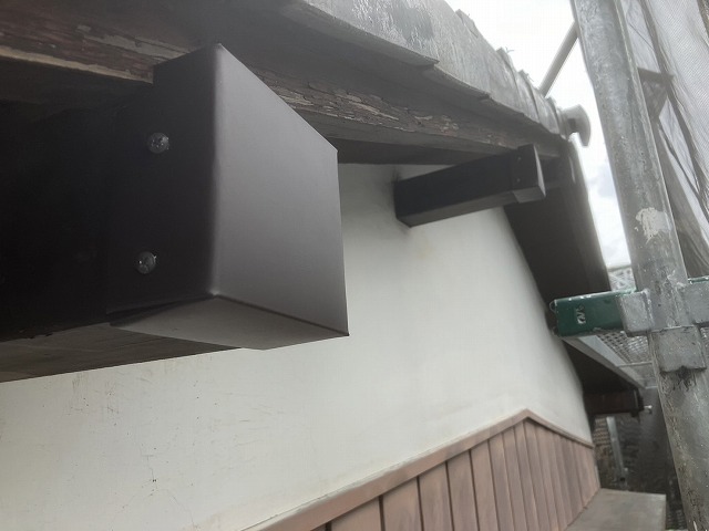 久喜市　屋根 瓦 雨樋 波板  外装 外壁  破風板 軒天 棟板金 谷板金 棟瓦 漆喰