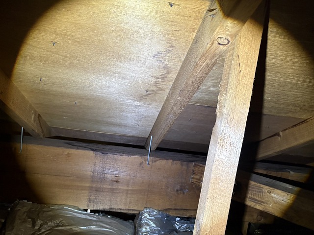 雨漏り　加須市