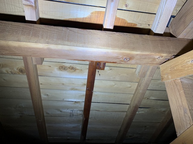 Ｓ様邸　散水後屋根裏