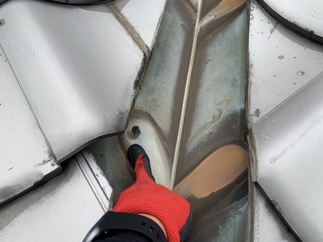 谷樋ピンホール確認