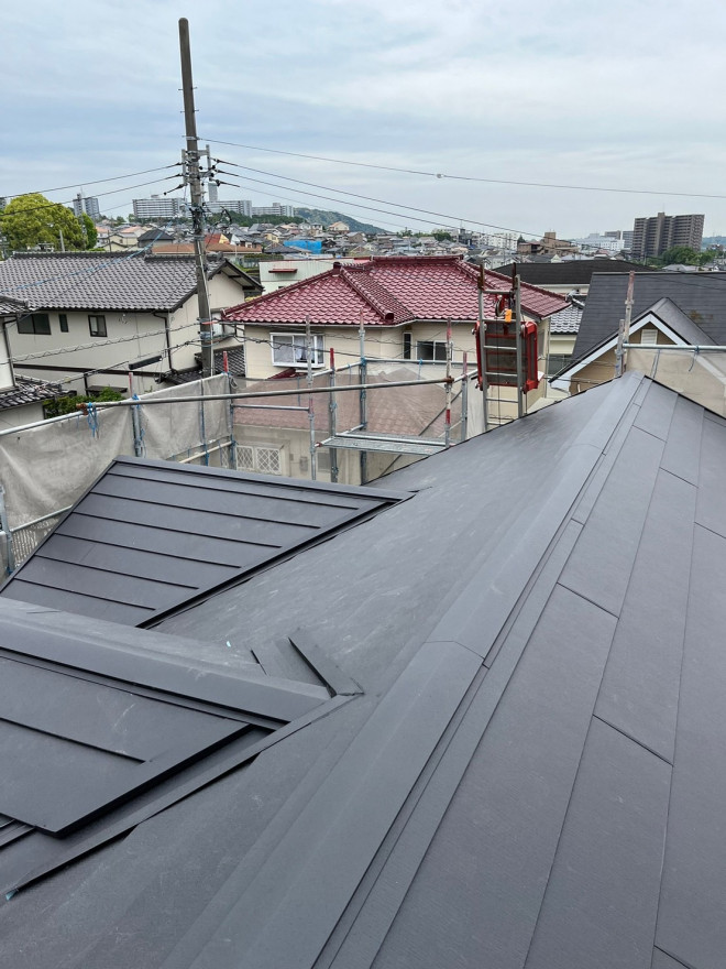 春日井市の屋根のカバー工法