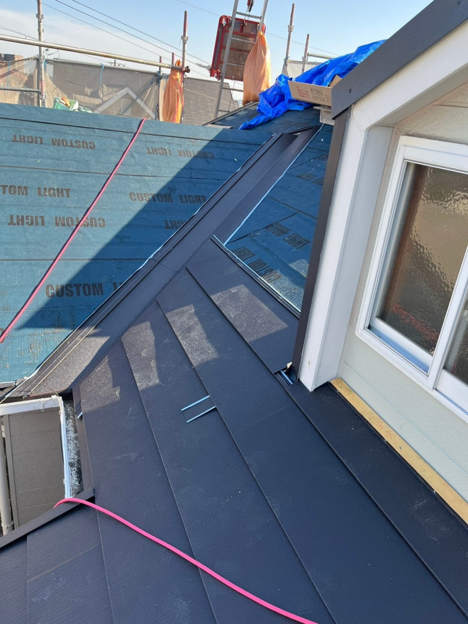 春日井市にて屋根のカバー工法