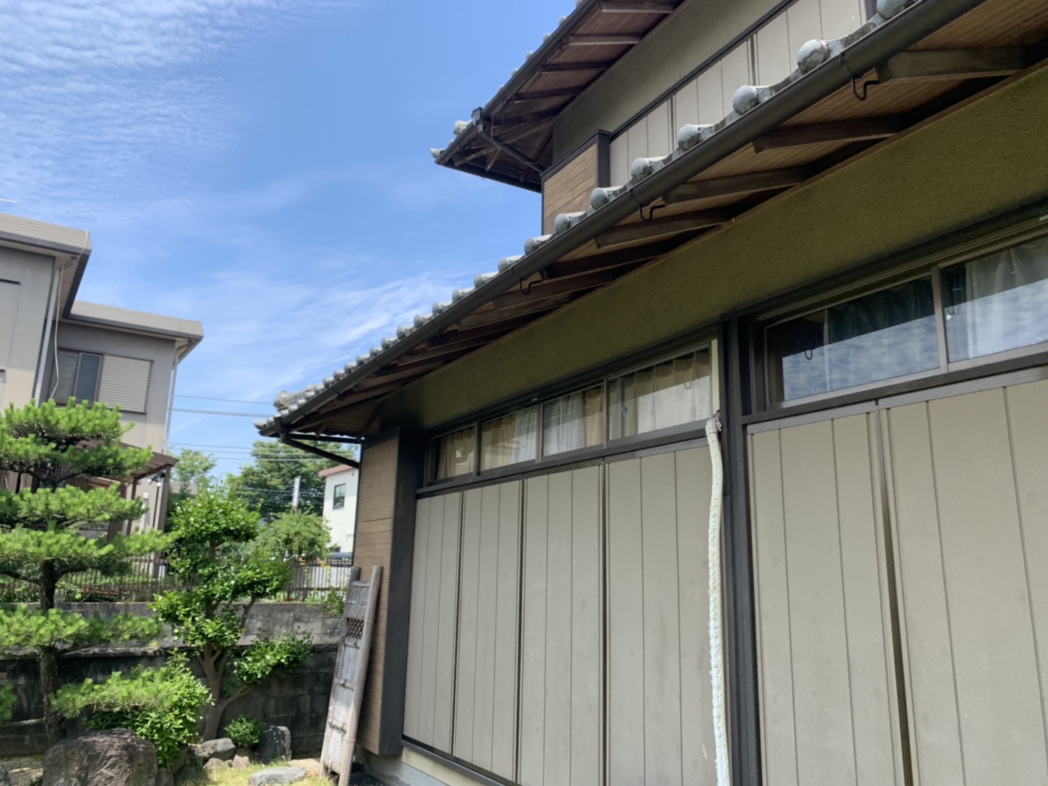 雨樋取替完了下部より