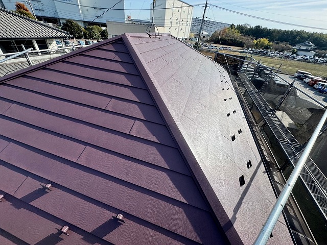 加須市　屋根葺き替え 屋根葺き直し 屋根カバー工事 屋根カバー工法 漆喰取り直し 漆喰詰め直し 漆喰詰め増し