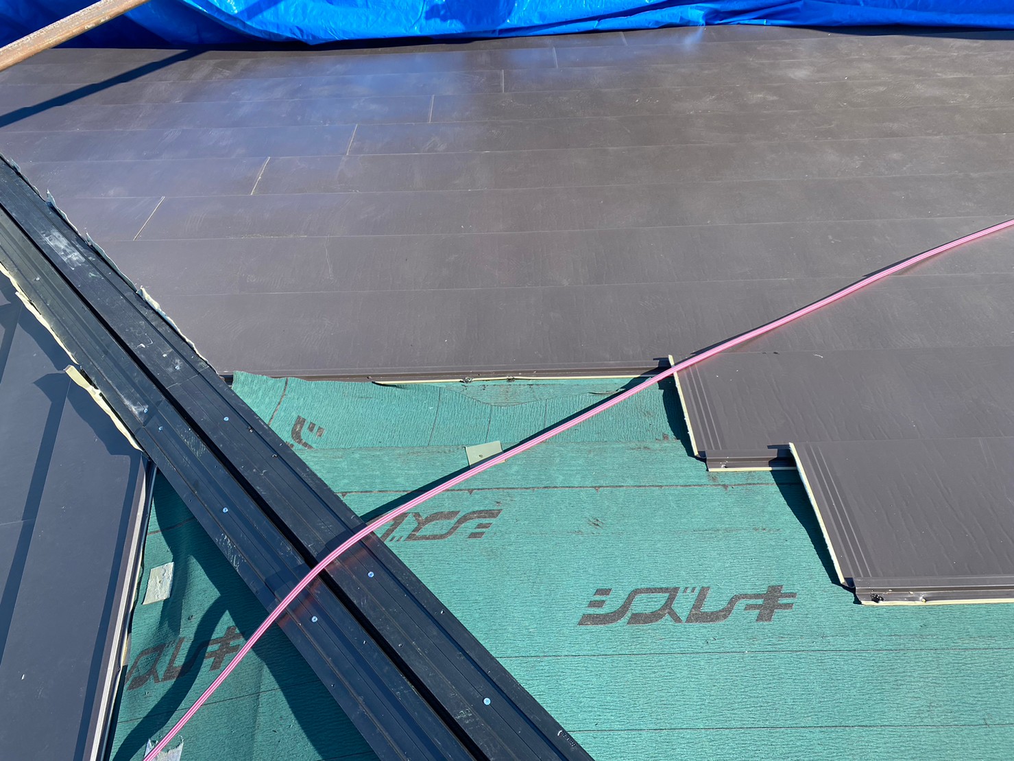 守山区でカバー工事をしている棟部分