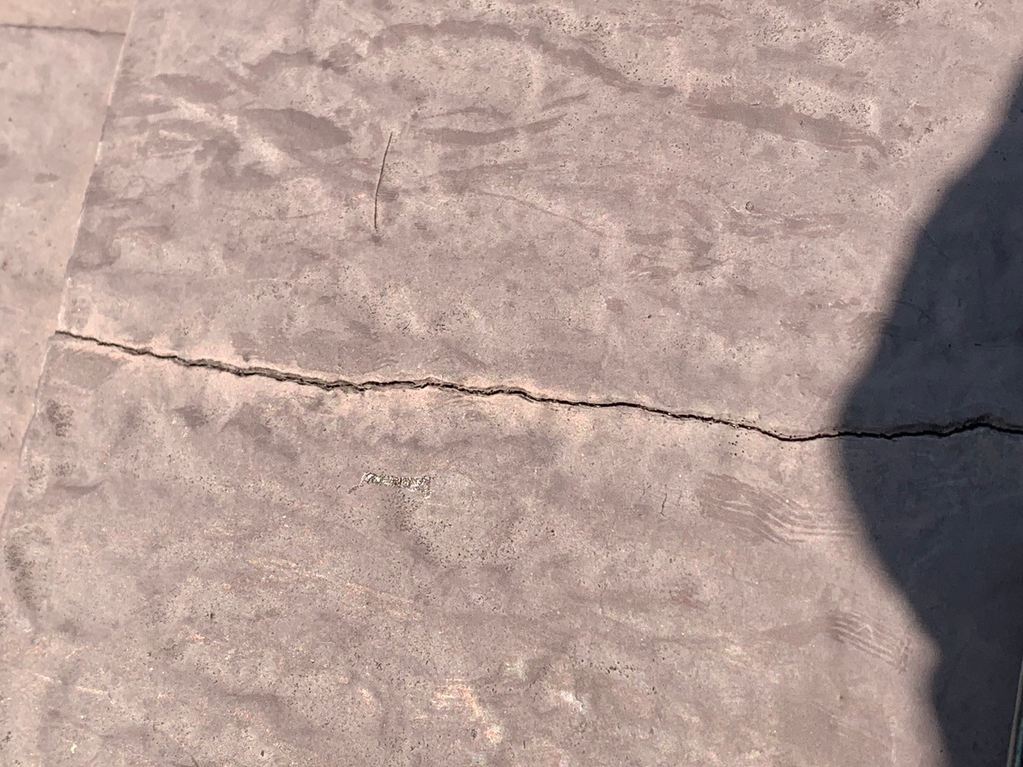 守山区のカラーベスト本体クラック発生