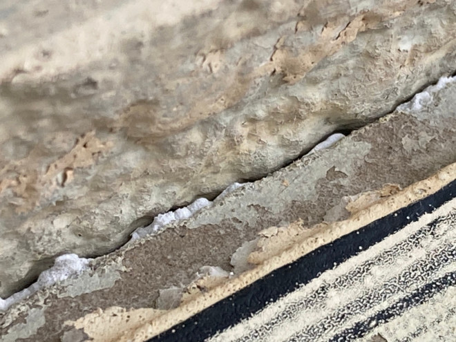 幕板上部　コーキング劣化