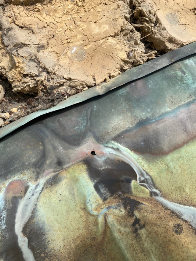 北区で銅板の穴あき