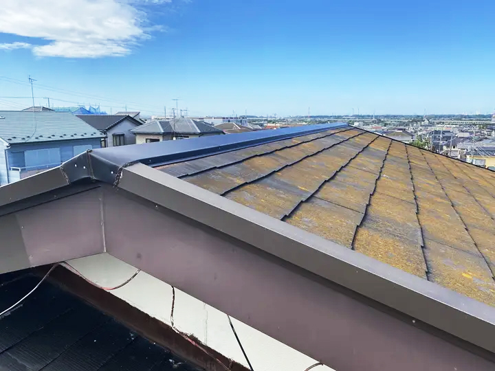 スレート屋根のケラバ板金