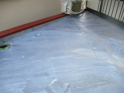 沼津市ベランダ雨漏り下塗り