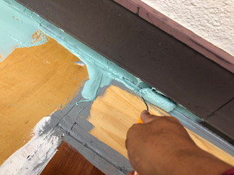 コンパネの上に塗る