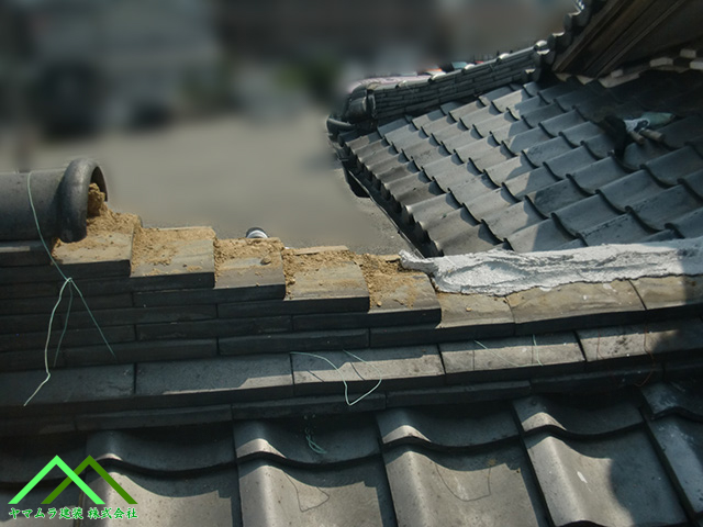 一段ずつ熨斗を付けます