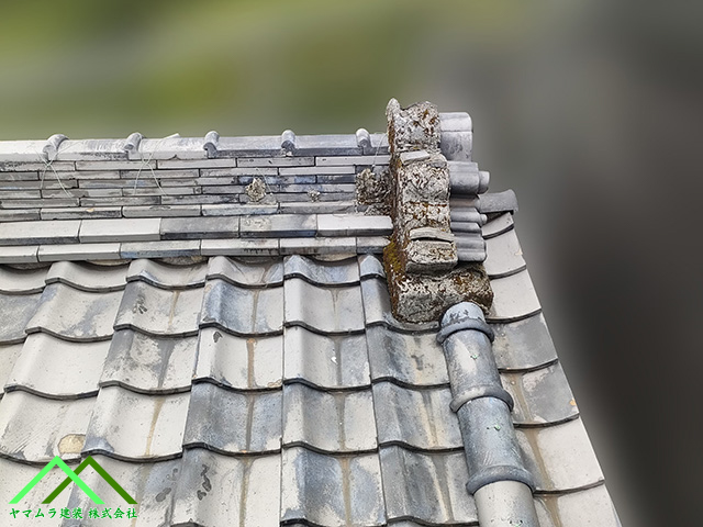 劣化した屋根漆喰