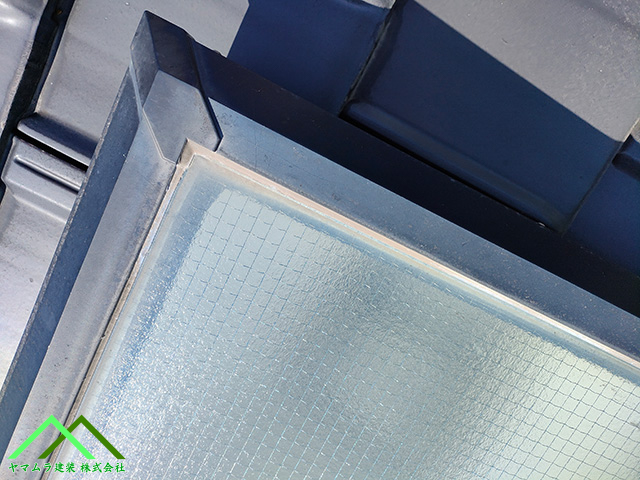 ガラスのコーキング切れ