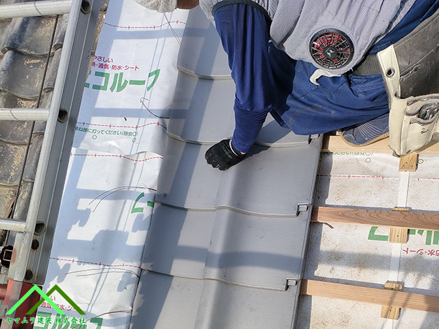 一枚ずつ取り付け