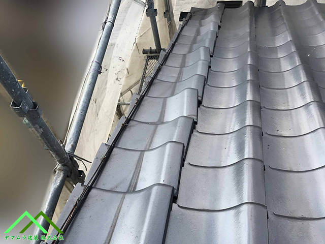 通りがガタガタ