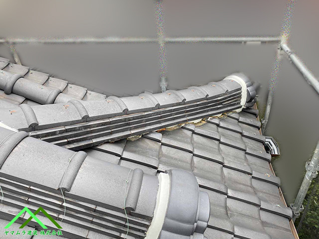 冠瓦で一列並べます