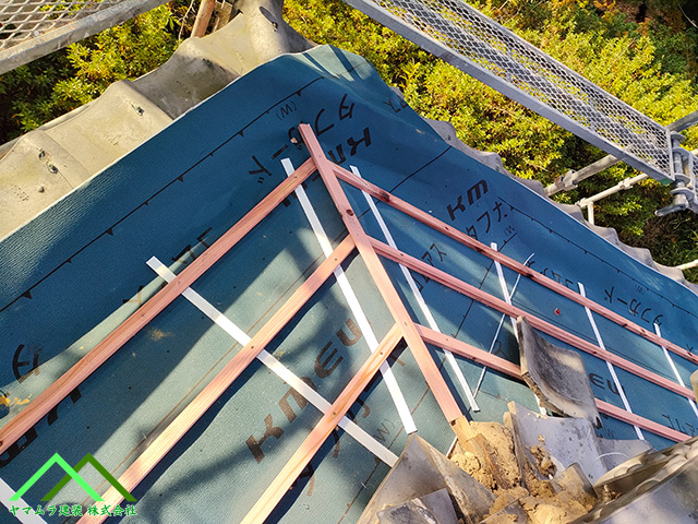 隅棟に棟芯を打ちます