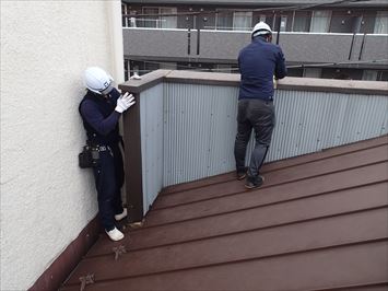 パラペットの仮復旧