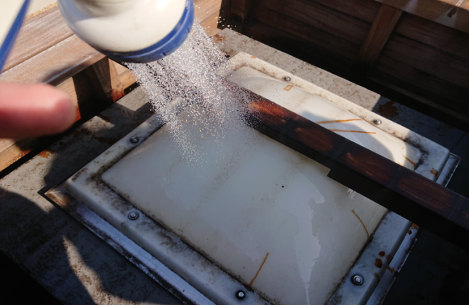 茅ヶ崎市下寺尾で屋上陸屋根を点検。高耐久のウレタン塗膜防水塗料ダイフレックスエバーコートZero-1Hを使用した通気緩衝工法の防水工事をご提案