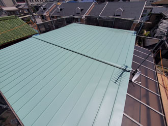 瓦棒からスタンビー455の屋根に葺き替え