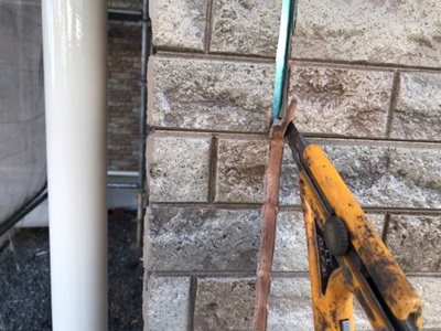 古いシーリングの撤去