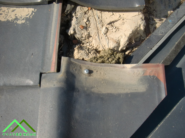 ビスを打ち込み固定